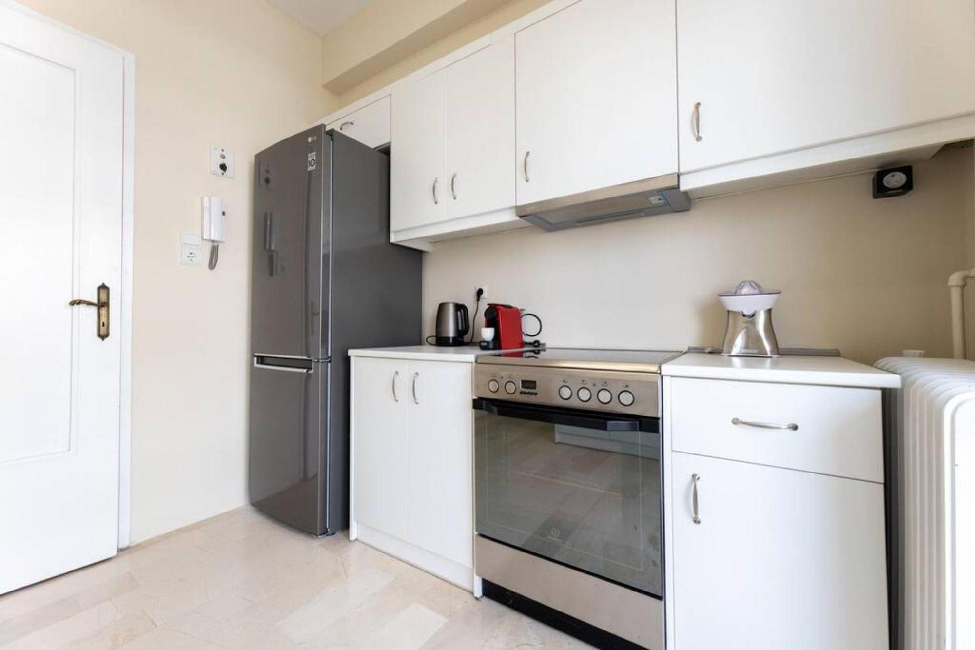 Amfitritis Family Lux Apartment At Palaio Faliro 아테네 외부 사진